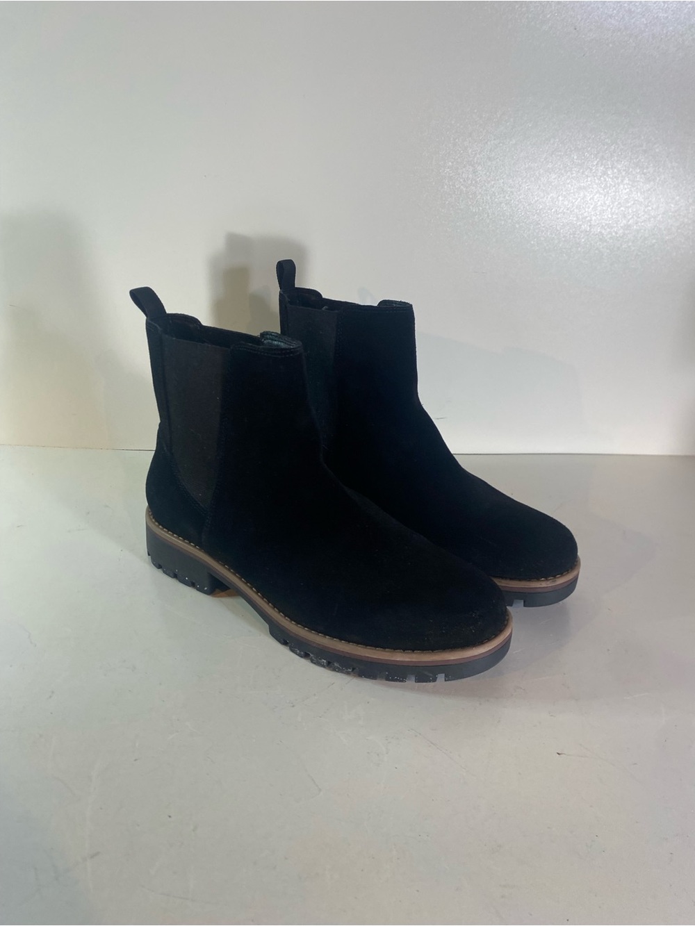 Crown Vintage Tipryn Black Suede Chelsea Boots Elastic Side Panels Size 9.5